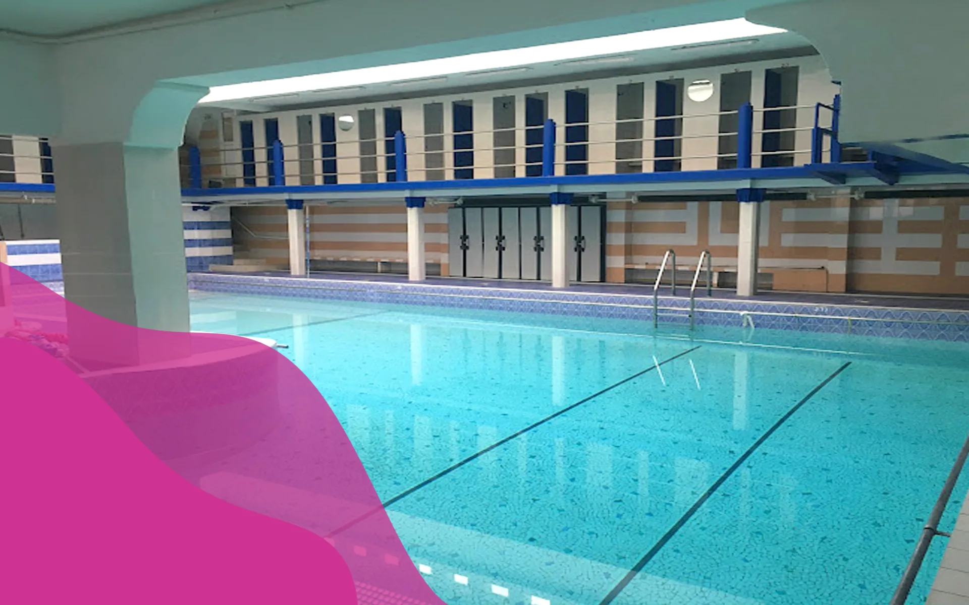 vue du bassin en L de la piscine Oberkampf Paris Ladyswim